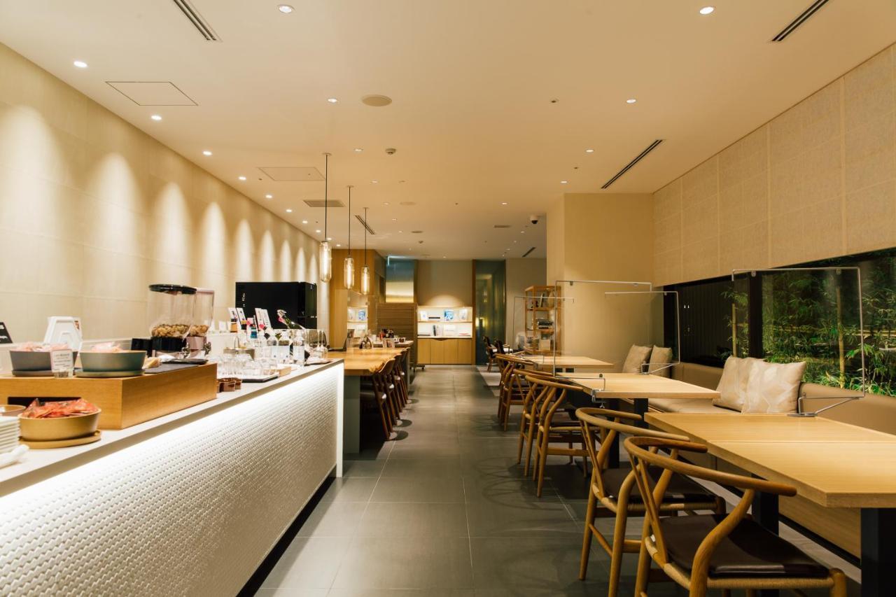Kanazawa Tokyu Hotel Dış mekan fotoğraf Interior of a typical Starbucks Reserve store