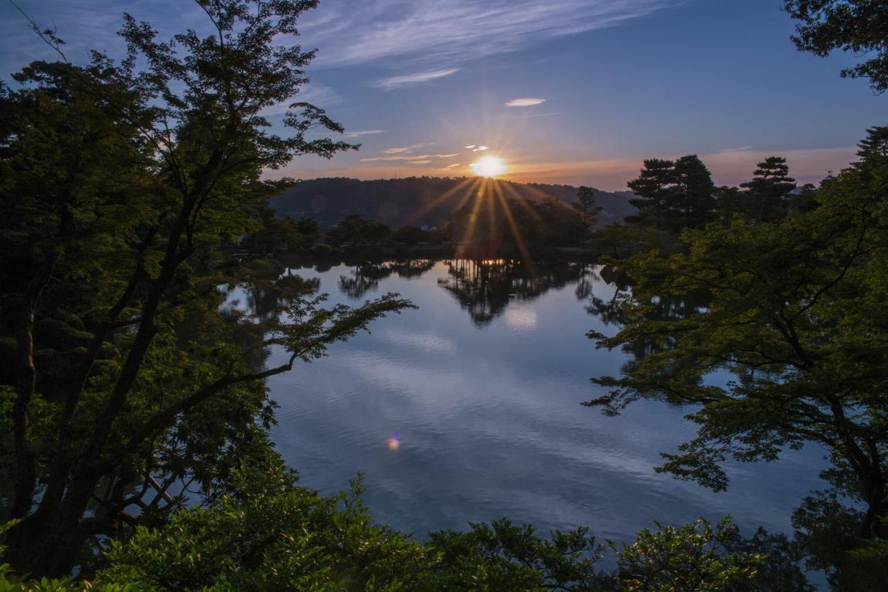 Kanazawa Tokyu Hotel Dış mekan fotoğraf Sunset over Lake Ouachita