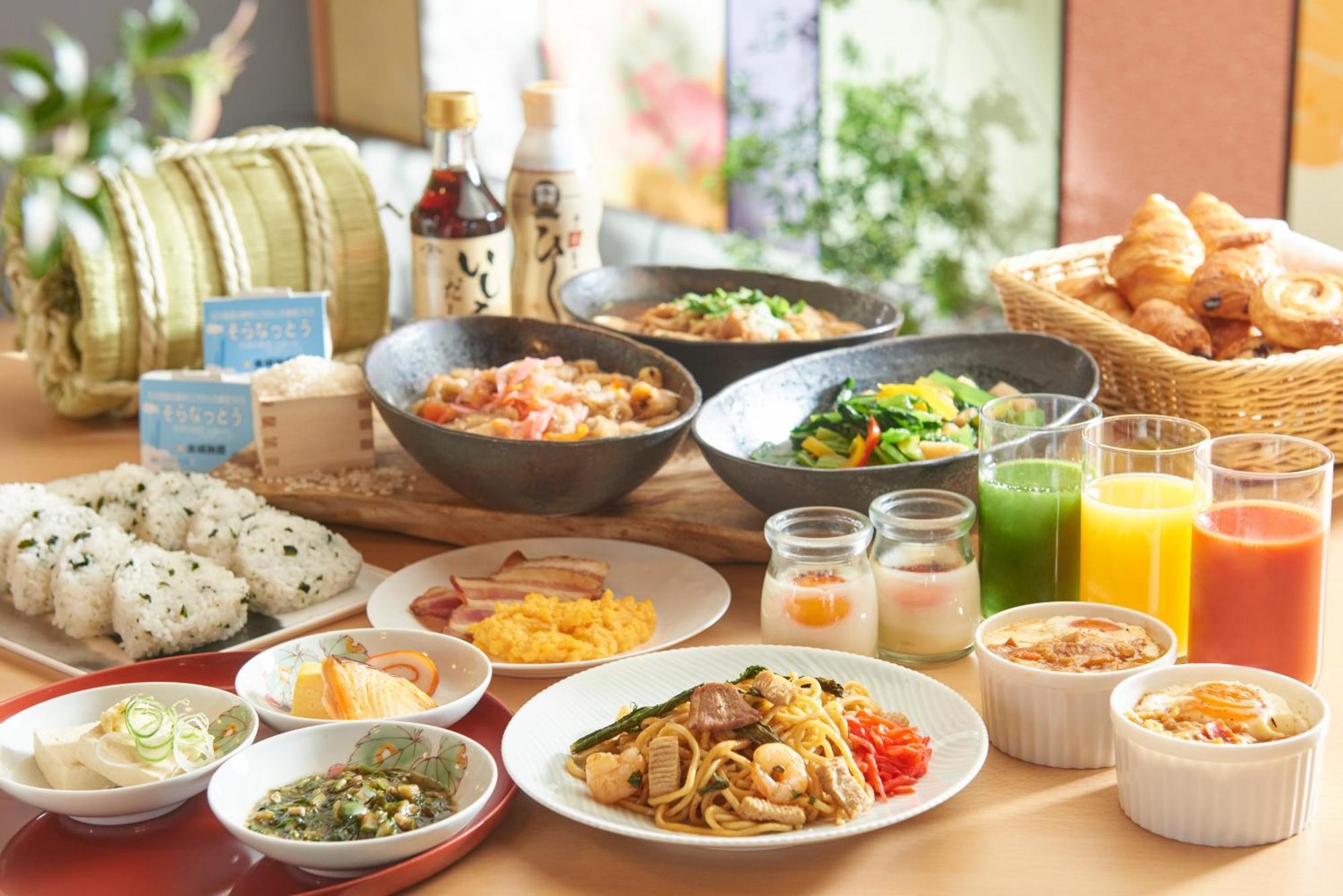 Kanazawa Tokyu Hotel Dış mekan fotoğraf Dishes at a buffet