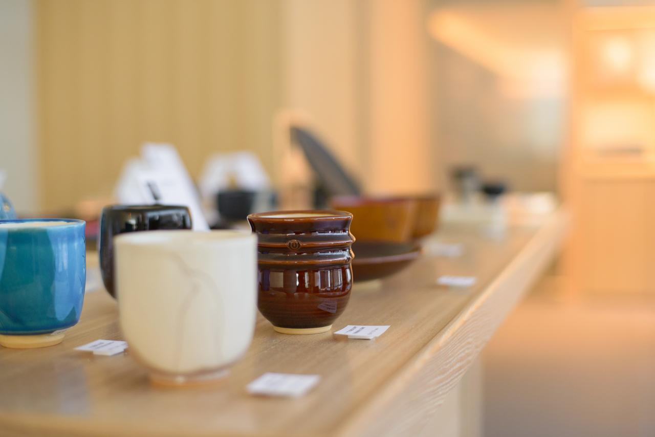 Kanazawa Tokyu Hotel Dış mekan fotoğraf A small collection of the many objects that can be used for a game of goban